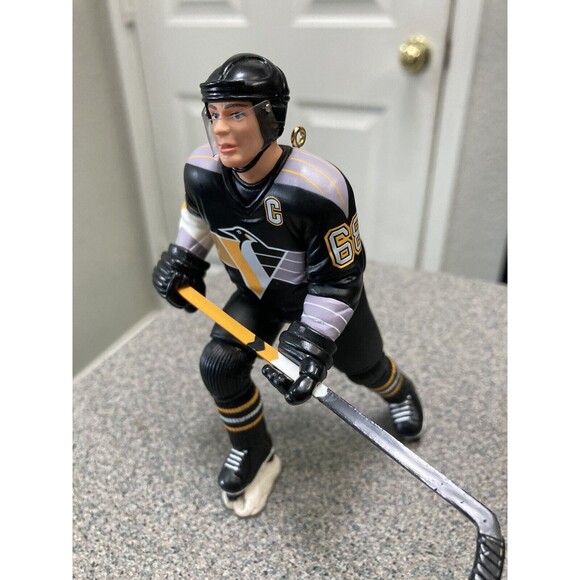 Hockey  2001 Hallmark Keepsake Ornament JAROMIR JAGR Pittsburgh Penguins Hockey - Picture 13 of 16